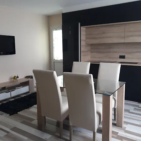 Besbello Apartment